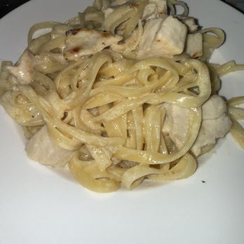 New York Pasta Garden - Fettuccine Alfredo with chicken - Italian Near Me - Key West, Florida New York Pasta Garden - Fettuccine Alfredo with chicken - Italian Near Me - Key West, Florida