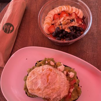 Carrot Express - Avocado Toast & Açaí Bowl - Salad Near Me - Doral, Florida