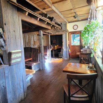 Yellow Deli And Bakery - Interior - Delis Near Me - Brunswick, Georgia