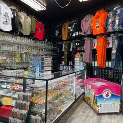 GQ Smoke And Gift Shop