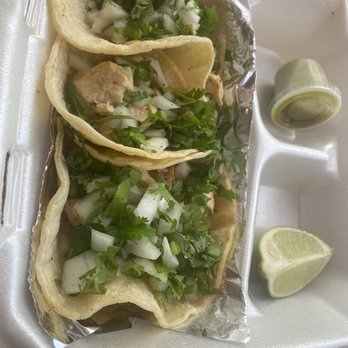 Dulce Vida Mexican Restaurant - 3 Chicken Tacos - New Mexican Cuisine Near Me - Miami Beach, Florida Dulce Vida Mexican Restaurant - 3 Chicken Tacos - New Mexican Cuisine Near Me - Miami Beach, Florida