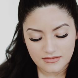 KK Artistry - Volume lashes by Kayla