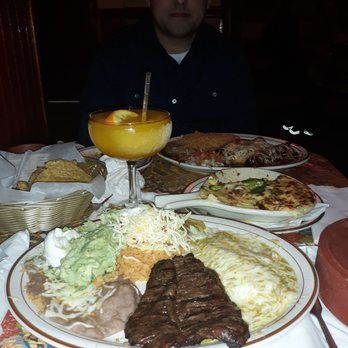 La Mex Restaurant II - Mexican Near Me - Joliet, Illinois