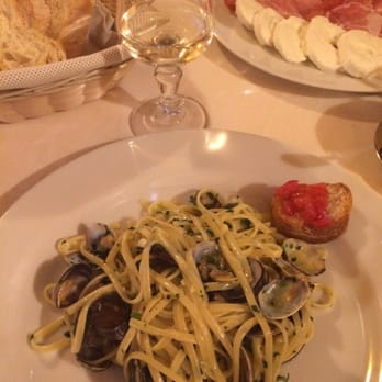 Pizzeria I Due Ladroni - Pasta Vongle - Italian Near Me - Saronno, Virginia Pizzeria I Due Ladroni - Pasta Vongle - Italian Near Me - Saronno, Virginia