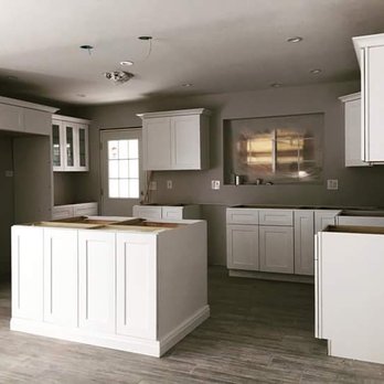 Desert Mountain Countertops - White Shaker Cabinets - General Contractors Near Me - Phoenix, Arizona Desert Mountain Countertops - White Shaker Cabinets - General Contractors Near Me - Phoenix, Arizona
