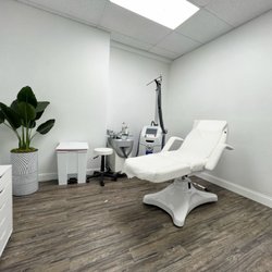 Eye Candy Laser and Wellness