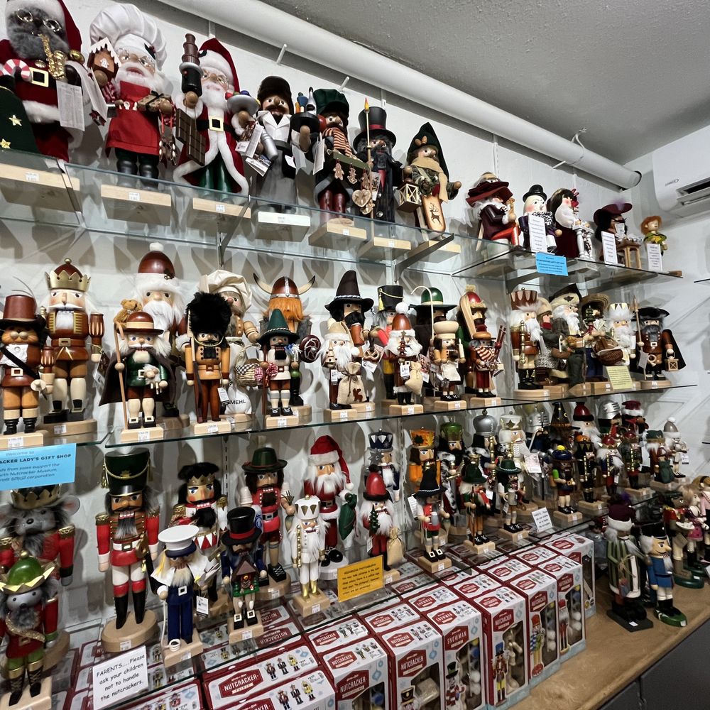 Leavenworth Nutcracker Museum - Wall of nutcrackers - Museums Near Me - Leavenworth, Washington Leavenworth Nutcracker Museum - Wall of nutcrackers - Museums Near Me - Leavenworth, Washington