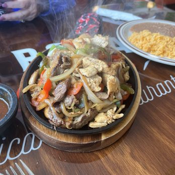 La Roca - Fajitas pop - Mexican Near Me - Lincoln City, Oregon La Roca - Fajitas pop - Mexican Near Me - Lincoln City, Oregon