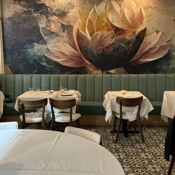 Tiliani - Interior - Italian Near Me - Dearborn, Michigan