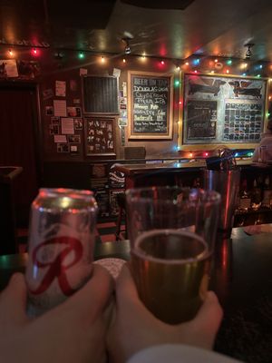 Streamline Tavern by null