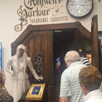 Ghosts & Gravestones - Welcomed by the Lady in White - Historical Tours Near Me - Saint Augustine, Florida Ghosts & Gravestones - Welcomed by the Lady in White - Historical Tours Near Me - Saint Augustine, Florida