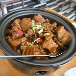 Rice Topped with House Special Braised Pork Knuckle