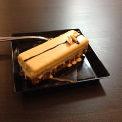 Pasticceria de Bellis - Charlie Brown: il trionfo (dolce) delle arachidi!