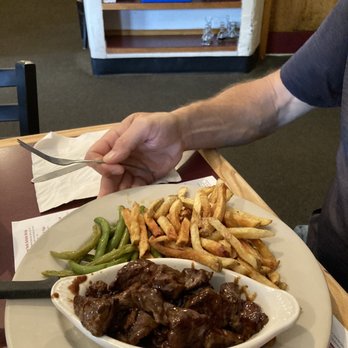 J's Corner Restaurant & Lounge - Steak tips with fresh green beans and french fries gluten free - Steakhouses Near Me - Gorham, New Hampshire