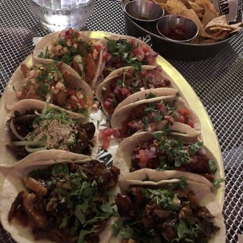 Big Star - Chips & Salsa Shrimp Taco de Pollo Taco de Hongos Taco al Pastor - Mexican Near Me - Chicago, Illinois