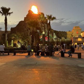 Rainforest Cafe - American Near Me - Galveston, Texas