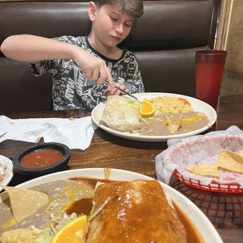 Los Mariachis - Mexican Near Me - Red Bluff, California