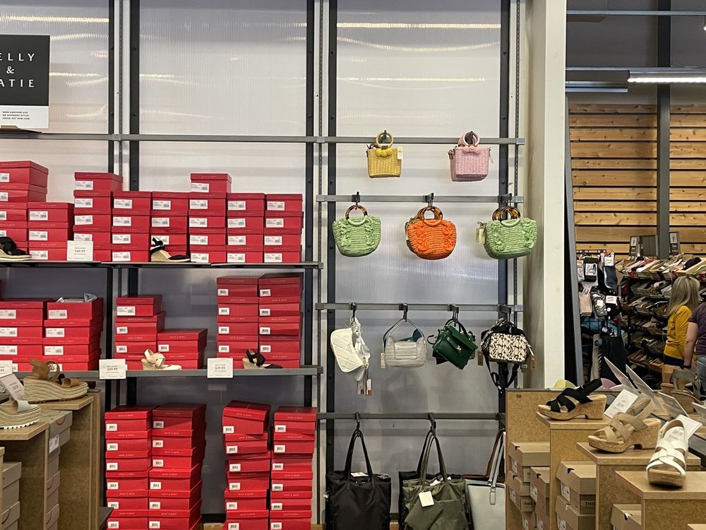 DSW DESIGNER SHOE WAREHOUSE Updated October 2024 45 Photos & 20