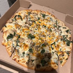 Grace 's Alfredo Pizza