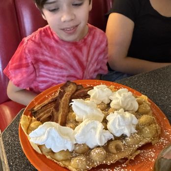 Egg Mann and Earl - Bubble waffle - Breakfast & Brunch Near Me - Boise, Idaho