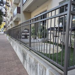 Legacy North Apartments - Run down, dingy esthetic for premium price