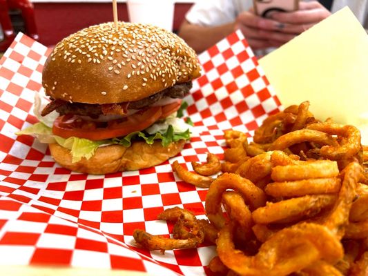 Mom's Burgers & Wings