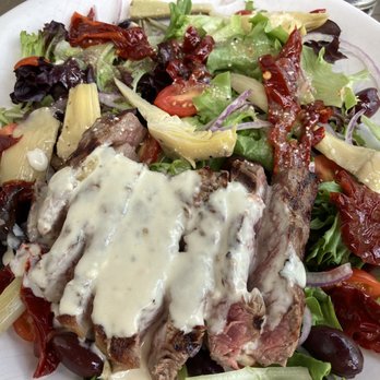Savona's Trattoria - Sliced steak salad with Gorgonzola sauce - Italian Near Me - Poughkeepsie, New York