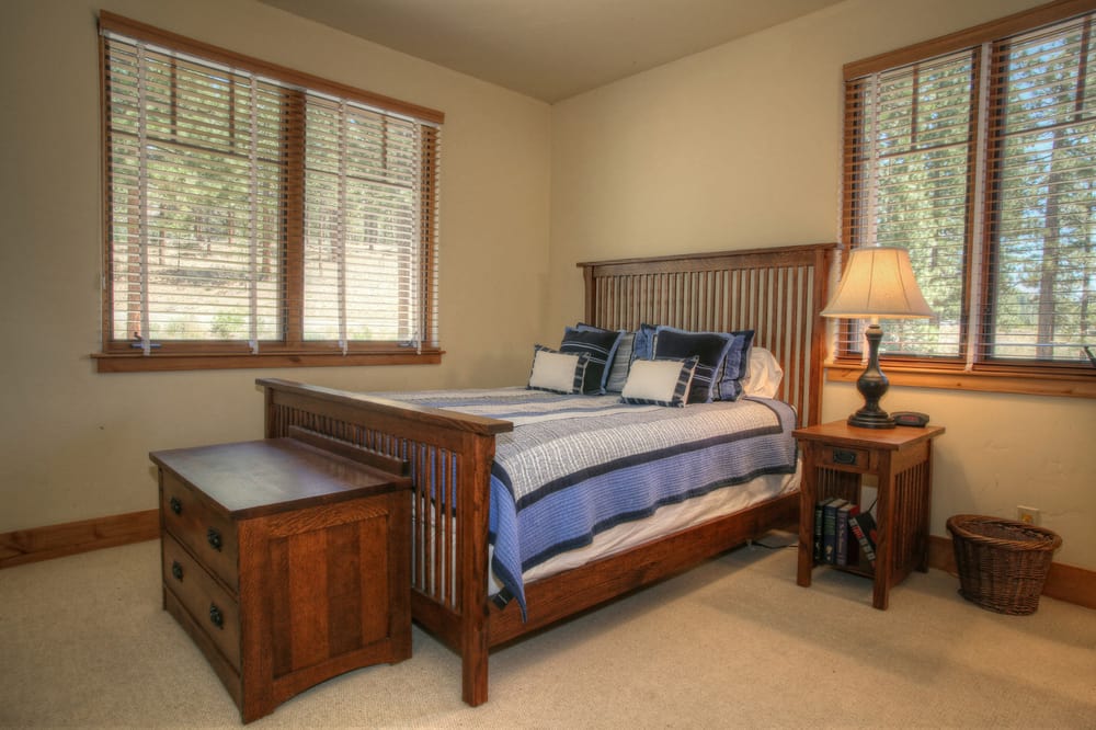 Wolf Tree Cabins at Grizzly Ranch Logo
