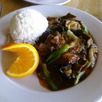 Le Basil - Thai Near Me - Palm Desert, California