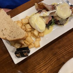 Eggs Benny