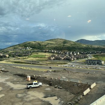 Overlook Restaurant - View from the restaurant dining area. - Pizza Near Me - Heber City, Utah Overlook Restaurant - View from the restaurant dining area. - Pizza Near Me - Heber City, Utah