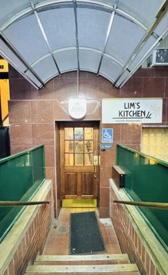 Lim’s Kitchen by null