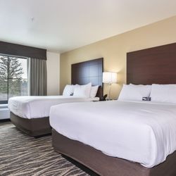 Cobblestone Hotel & Suites