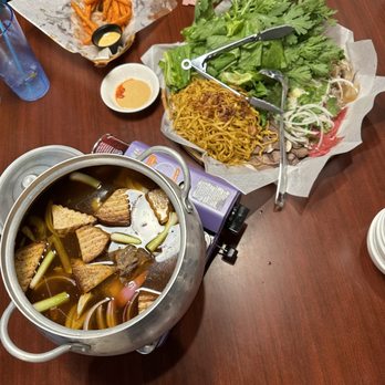 Crawfish & Hotpot - Seafood Near Me - Seattle, Washington