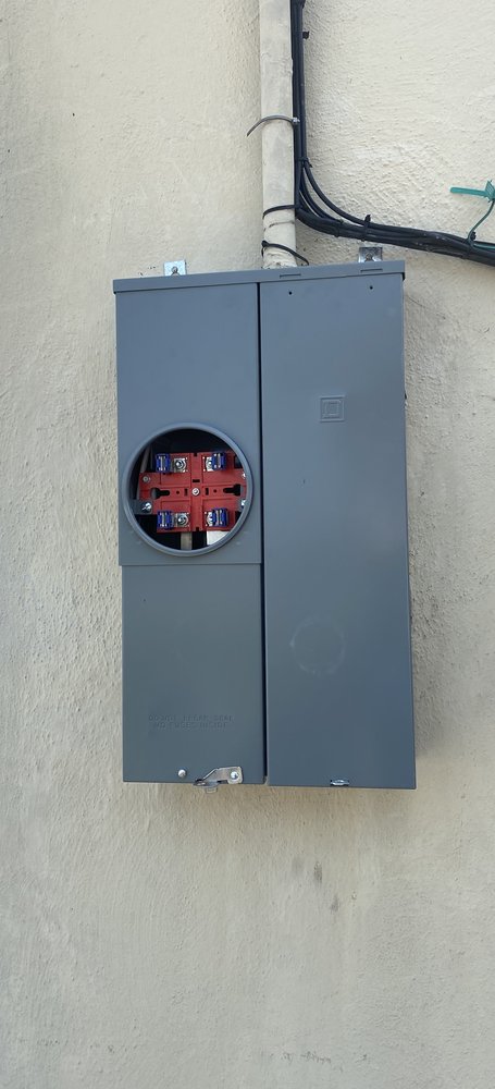 Slide of Bucio Electric
