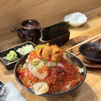 Sonmari - Hikari-don - Sushi Bars Near Me - Los Angeles, California