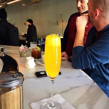 Le Fanfare - Beautiful mimosa.... I love watching the bartender make these... so pretty - Italian Near Me - Brooklyn, New York