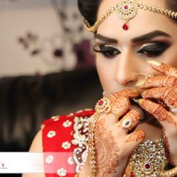 Uzma's - Asian Wedding Photography, Videography and Asian Bridal Makeup services provided all over UK.  Photos of actual clients for Makeup and Photo