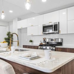 Kitchen Search - The Alvic two-toned kitchen