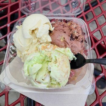 Cockeye Creamery - Avalanche, Key Lime and Banana Cream Pie - Ice Cream & Frozen Yogurt Near Me - Warren, Ohio Cockeye Creamery - Avalanche, Key Lime and Banana Cream Pie - Ice Cream & Frozen Yogurt Near Me - Warren, Ohio