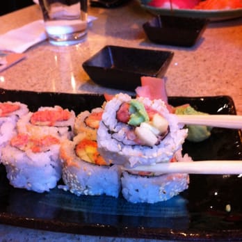Momiji - Spicy tuna roll - Japanese Near Me - Salem, Oregon