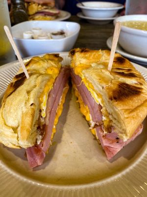 Louie's Ham & Corned Beef by null