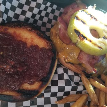Red Rooster Pub & Eatery - Red Rooster Pub Owens Apple Orchard Burger. - Pubs Near Me - Skaneateles Falls, New York
