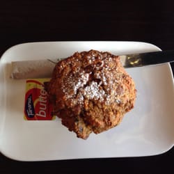 Grindz Cafe - their Date Carrot Custard Bran Muffin taste as how it looks, just nice to fulfill your muffin crave!