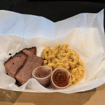 B3 Smokehouse - Brisket and smoked beer mac and cheese - Barbeque Near Me - High Point, North Carolina