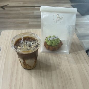 Hitotoki Japanese Bakery - Brown Sugar Latte & Matcha Lava Pastry - Bakeries Near Me - Toronto, Ontario Hitotoki Japanese Bakery - Brown Sugar Latte & Matcha Lava Pastry - Bakeries Near Me - Toronto, Ontario