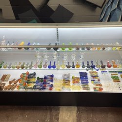Bud-ee's Smoke & Vape Shop