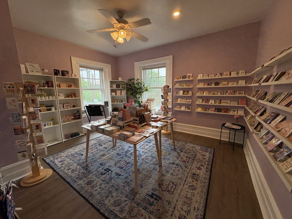 Pocket Books Shop Logo