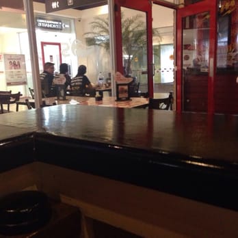 Chili's - Our waitress working and eating at a nearby table at the same time. GREAT CUSTOMER SERVICE! - Bars Near Me - México, D.F., DIF Chili's - Our waitress working and eating at a nearby table at the same time. GREAT CUSTOMER SERVICE! - Bars Near Me - México, D.F., DIF