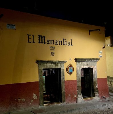 El Manantial by null